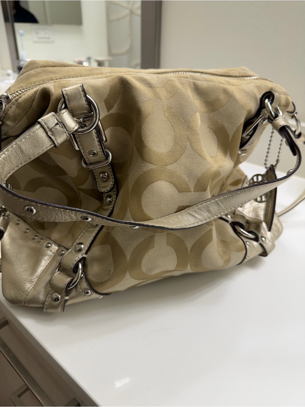Vintage Authentic Signature Coach Poppy Tote in Gold